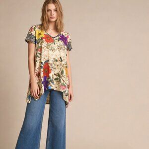 NWOT Johnny Was Archibal Drape Tee Handkerchief Hem Floral V-Neck Multi Size S